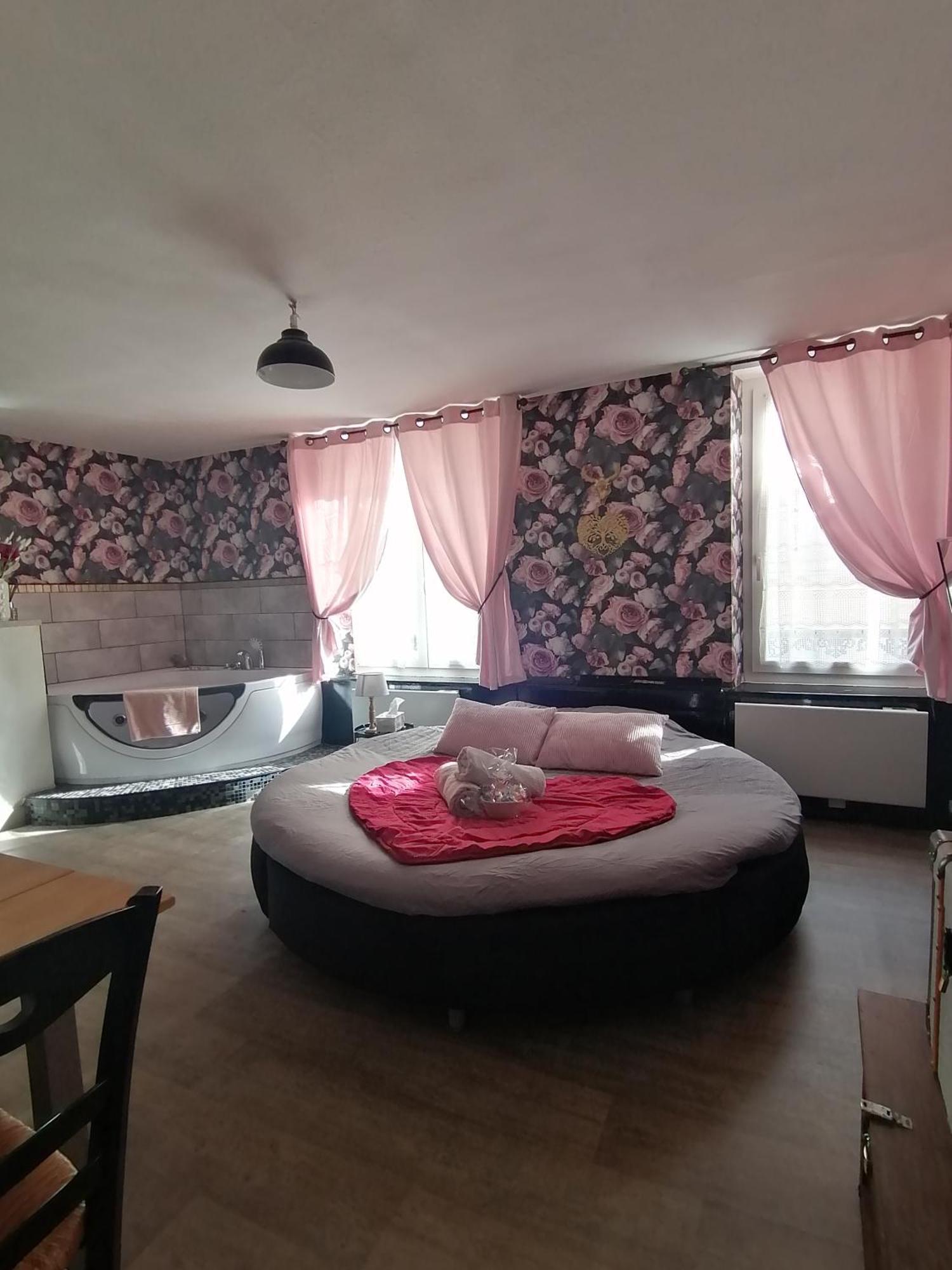 L Atelier Des Reves, Centre,balneo,lit Rond Apartment *